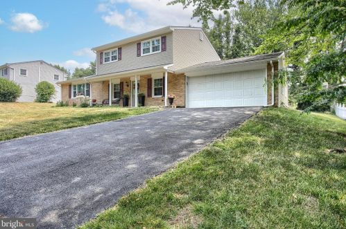 416 Orrs Bridge Rd, Camp Hill, PA 17011-1443