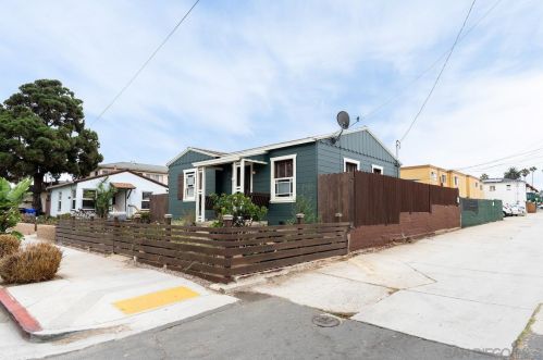 2077 Cable St, San Diego, CA 92107-2573