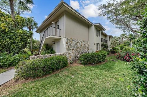 1970 Bald Eagle Dr, Naples FL  34105-2972 exterior