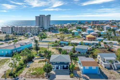 135 Mango St, Fort Myers Beach, FL 33931-3232