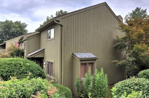 180 Shagbark Dr, Derby, CT 06418-2619