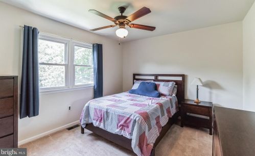 907 Quincy Dr, Yardley PA  19067-2902 exterior