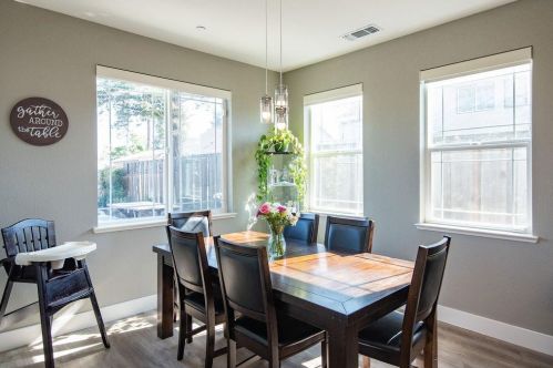 2440 Greenboro St, Turlock CA  95382-1433 exterior