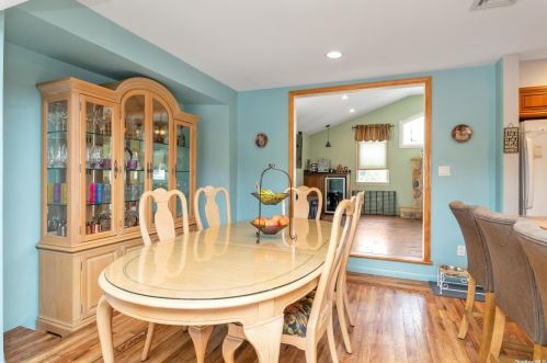 2111 Skipper Ct, North Bellmore NY  11710-3011 exterior