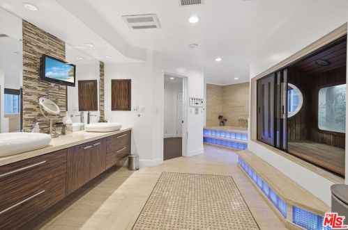 3511 Berry Dr, North Hollywood CA  91604-3862 exterior