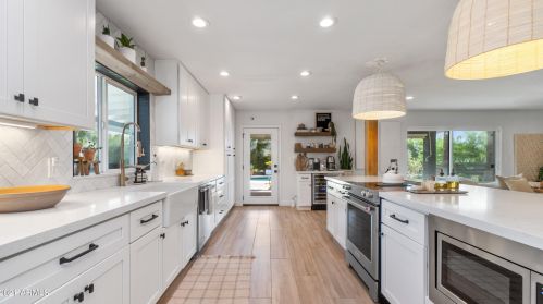 5851 Sharon Dr, Scottsdale AZ  85254-3725 exterior