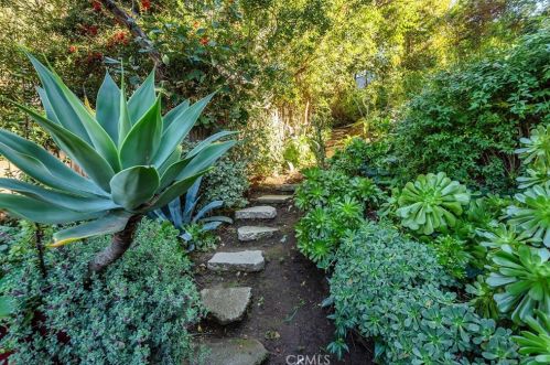 3870 Carpenter Ave, North Hollywood CA  91604-3729 exterior