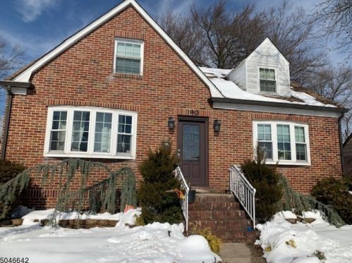 90 Schoder Ave, Woodbridge NJ  07095-3521 exterior