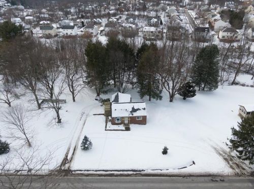 2427 Nicholson Rd, Sewickley, PA 15143-8508