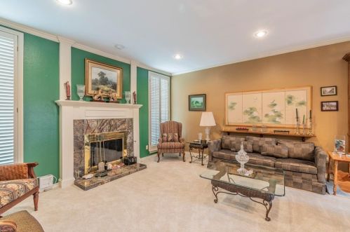 236 Cobblestone Row, Denton, TX 76207-7205
