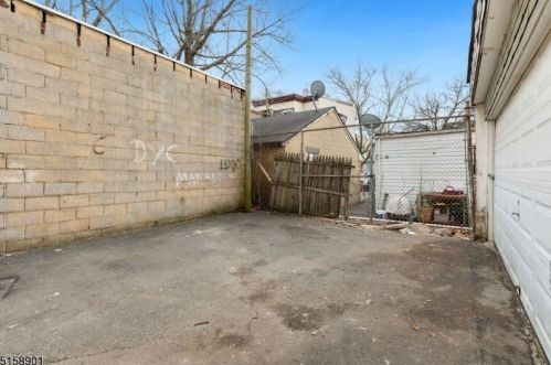 721 18 Ave, Irvington NJ 07111-3712 exterior