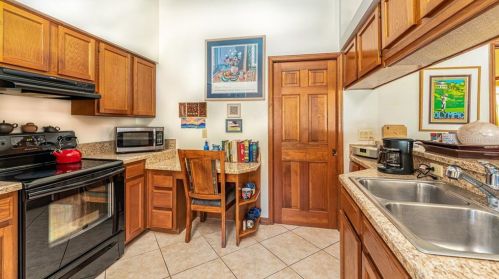 5518 Cedar Pine Dr, Orlando, FL 32819-7113