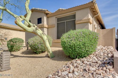 7251 Manning St, Mesa, AZ 85207-2047