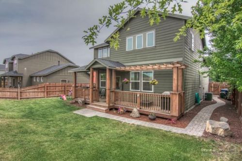 1447 18th St, Eagle Crest OR  97756-1791 exterior