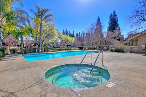 2021 Discovery Village Ln, Rancho Cordova CA  95670-3065 exterior