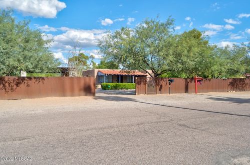 2542 San Carlos Pl, Tucson, AZ 85712-1921