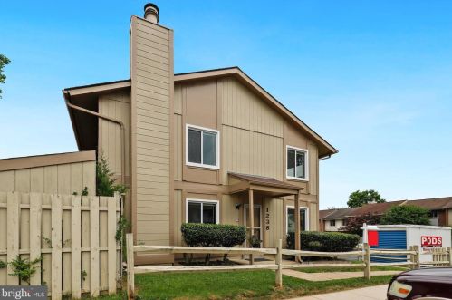 1238 Springtide Pl, Herndon, VA 20170-4205