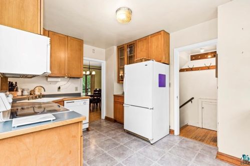 4011 Nelson Rd, Duluth MN 55803-2722 exterior