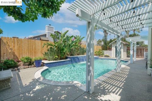 3889 Oak Grove Ct, Oakley CA  94561-4218 exterior