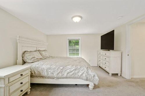 155 Wood St, Mahopac NY  10541-5111 exterior