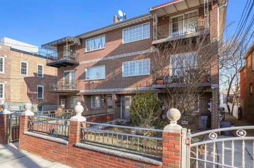2418 Esplanade Ave, Bronx, NY 10469-5424