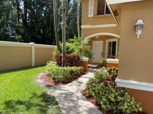 6078 Whalton St, West Palm Beach FL  33411-6494 exterior