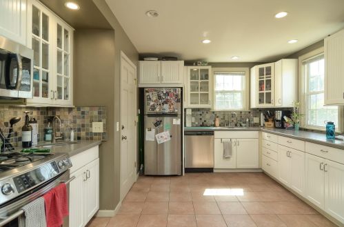 2935 Ewing Ave, Minneapolis MN 55422-3234 exterior