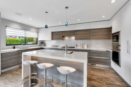 50 Rivo Alto Canal, Long Beach CA  90803-4047 exterior