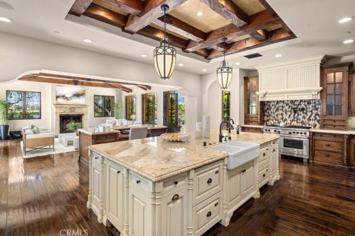 47 Echo Gln, Irvine CA  92603-0421 exterior