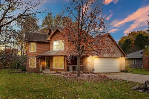 1111 97th St, Kenosha, WI 53158-5404