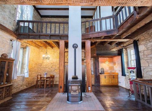 914 Bequette St, Dodgeville WI  53533-1112 exterior