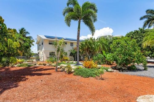 2548 8th Ave, Saint James City, FL 33956-2119