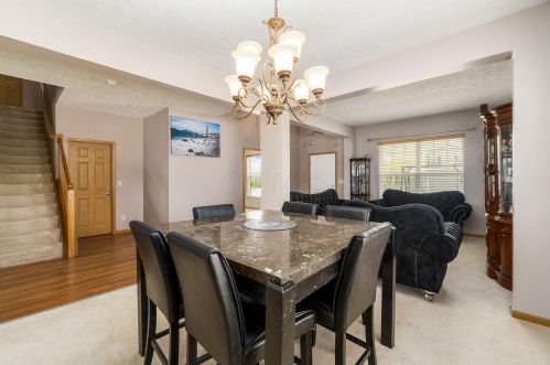 376 Enos Loomis St, Pataskala OH  43062-8160 exterior