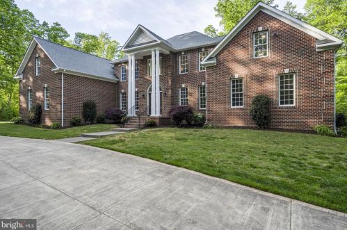 20 Hartlake Dr, Fredericksburg VA  22406-4635 exterior