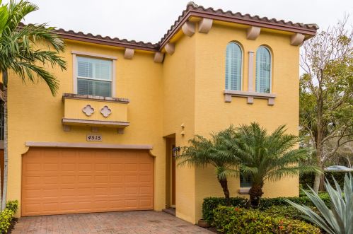4515 Mediterranean Cir, West Palm Beach, FL 33418-1000