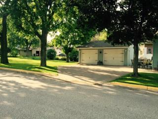 416 2nd Ave, Holmen, WI 54636-9657