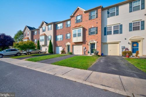 27 Tidewater Ter, Falling Waters, WV 25419-4366