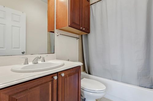 1224 Lake Pointe Way, Richardson TX  75080-8409 exterior