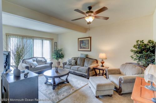 229 Colonial Dr, Bricktown, NJ 08724-3842