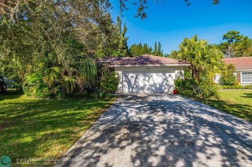 4845 Lee Rd, Delray Beach, FL 33445-3288