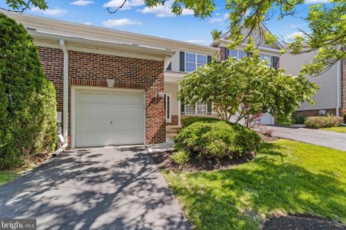 73 Dispatch Dr, Washington Crossing, PA 18977-1165