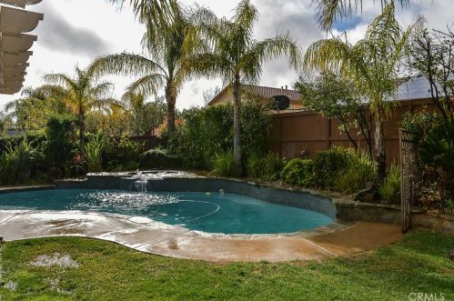 1265 Larkspur Ln, Beaumont CA  92223-2091 exterior