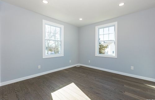 151 Reynolds Rd, West Islip NY  11795-2916 exterior