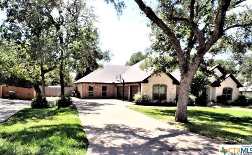 137 Eagle Landing Dr, Morgans Point, TX 76513-5608