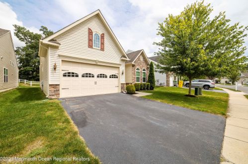 73 Forsgate Way, Lakewood, NJ 08701-3873