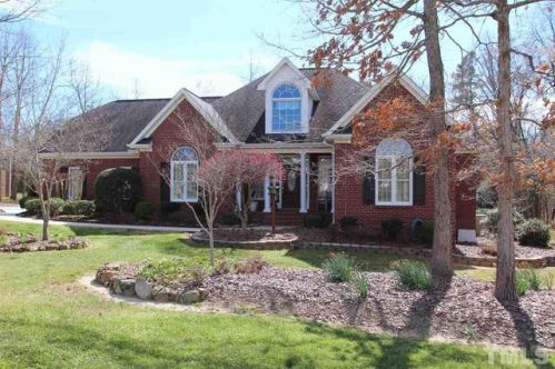 2364 Grand Oaks Blvd, Burlington, NC 27215-8140