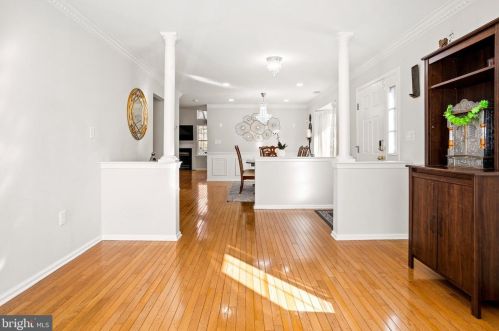 301 Belford Dr, Princeton NJ  08540-9000 exterior