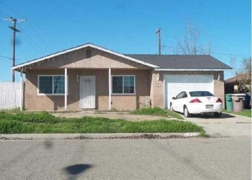 11488 Manzanita St, Armona, CA 93202-9740