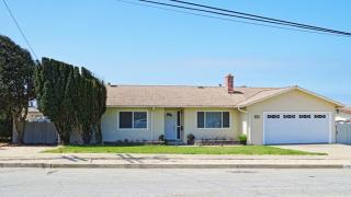 234 Michael Dr, Marina, CA 93933-2406