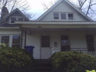 802 Oak Hill Dr, Lexington, KY 40505-3608